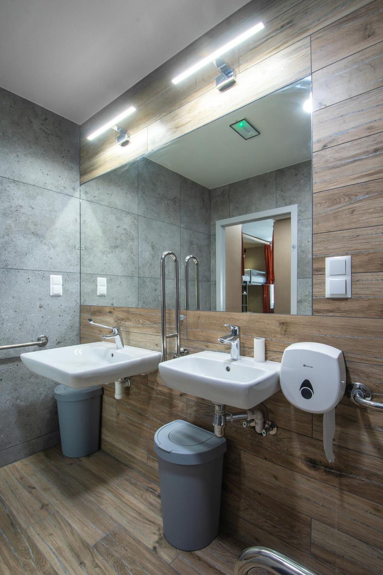 Happy Street Hostel Torun Ngoại thất bức ảnh