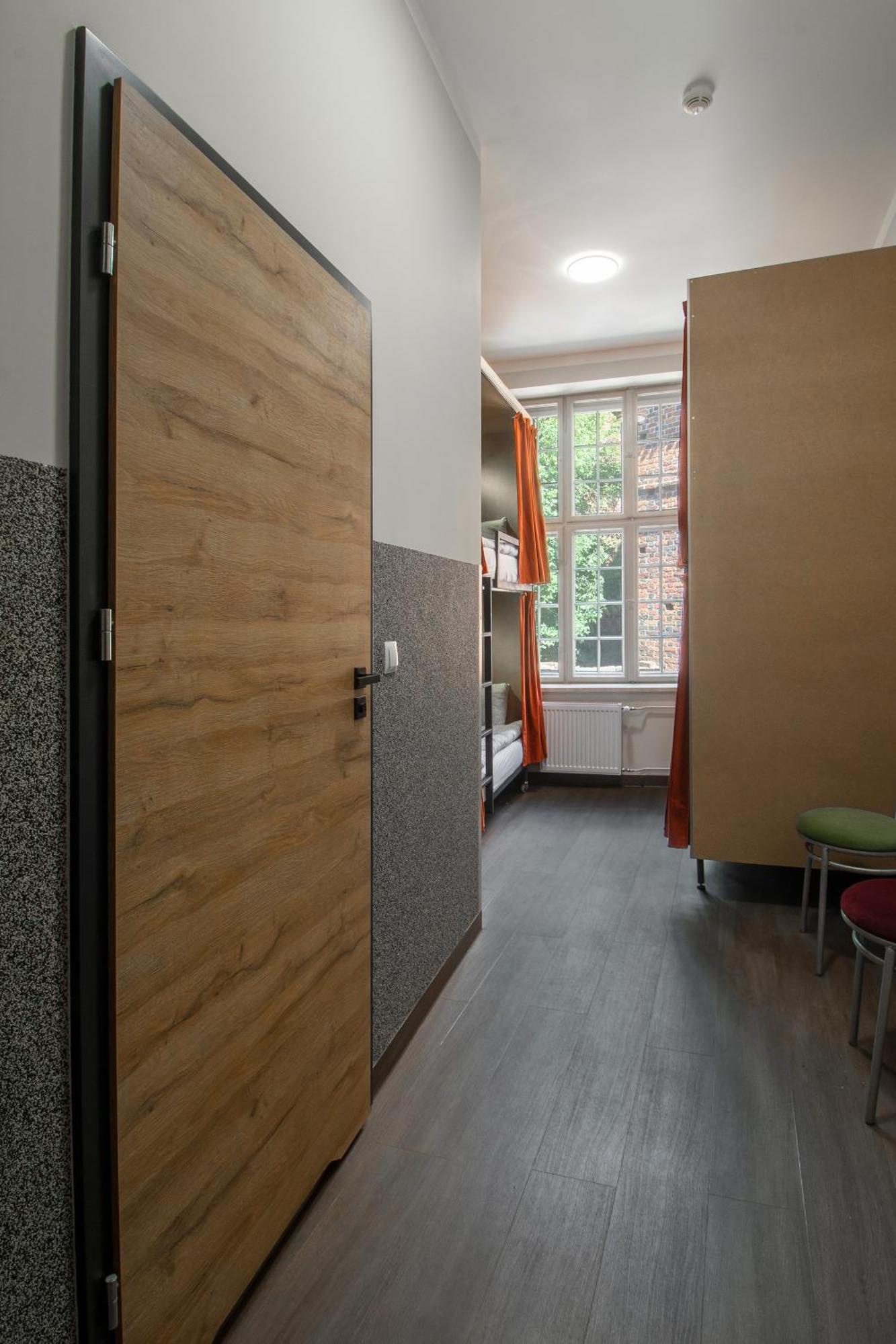 Happy Street Hostel Torun Ngoại thất bức ảnh